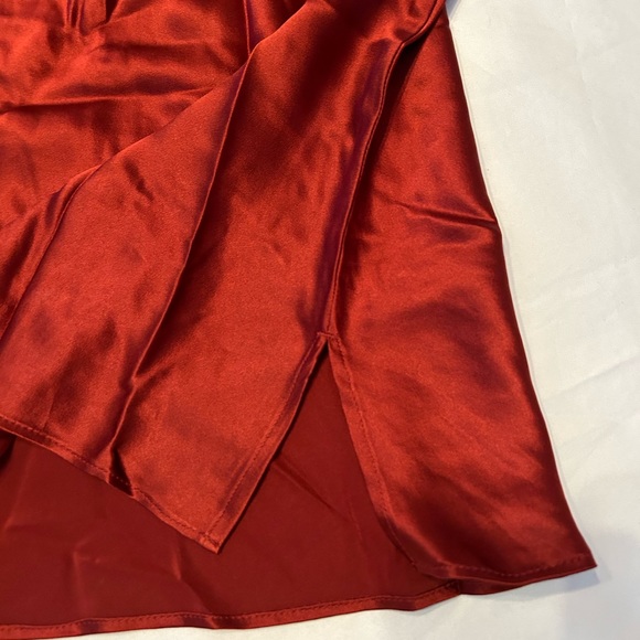 Banana Republic Silk one-Shoulder Top Size Medium Petite Cabin Red NWT - Picture 6 of 9